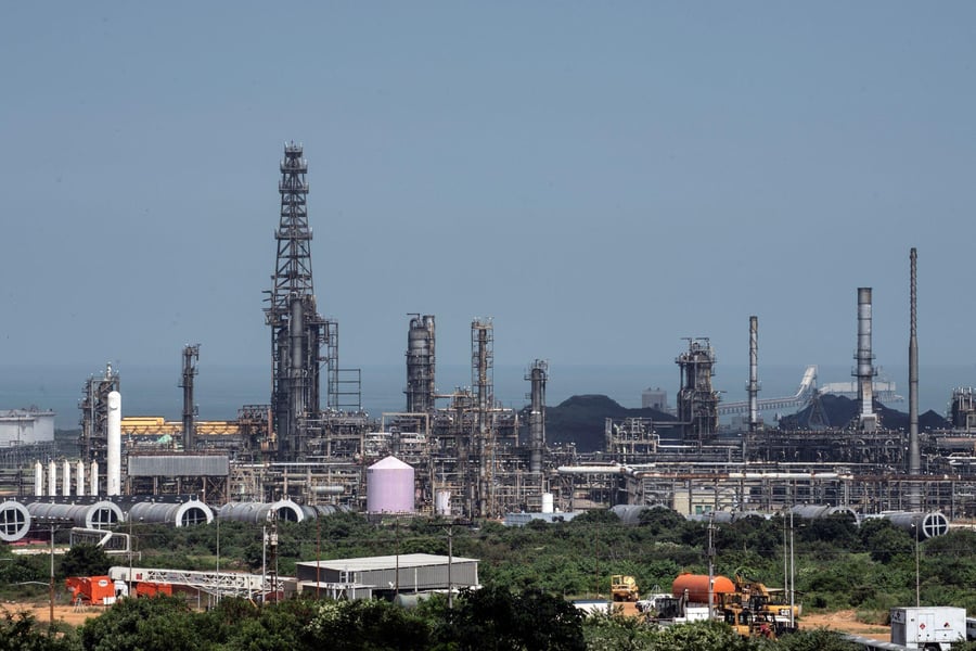Oil Revenues and Sanctions Driving Dollar Shortage Venezuela oil industry affected by sanctions and dollar shortages