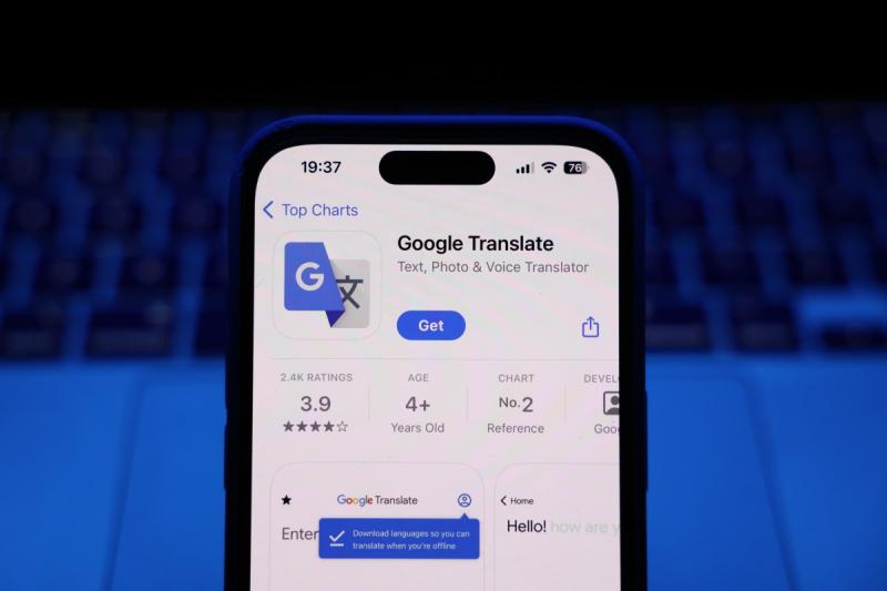 User practicing pronunciation using Google Translate AI speech feature