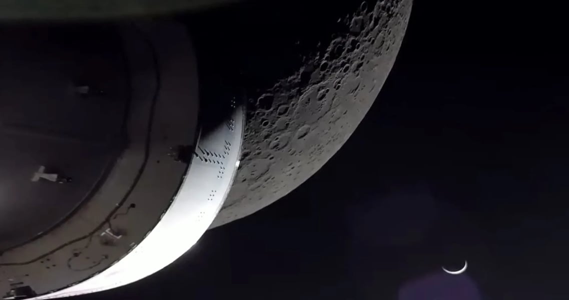 Artemis II Orion spacecraft captures Earthrise during historic moon flyby