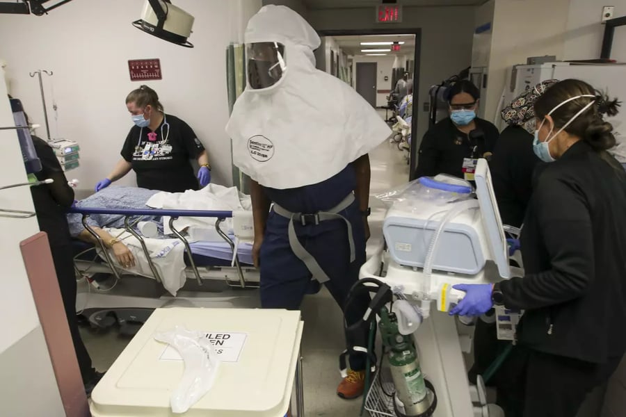 Covid Hospitalizations in the United States US hospital emergency room during Covid surge