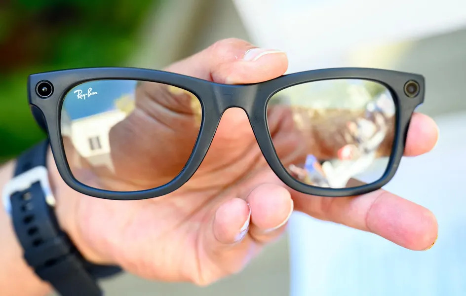 Meta Ray-Ban smart glasses competitor to Apple wearable