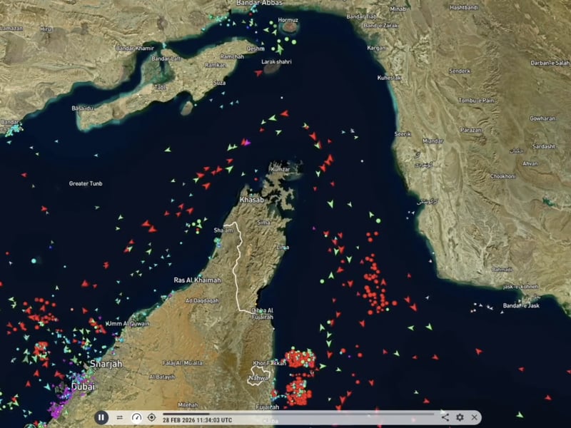 Map showing strategic Strait of Hormuz oil route under Iranian control