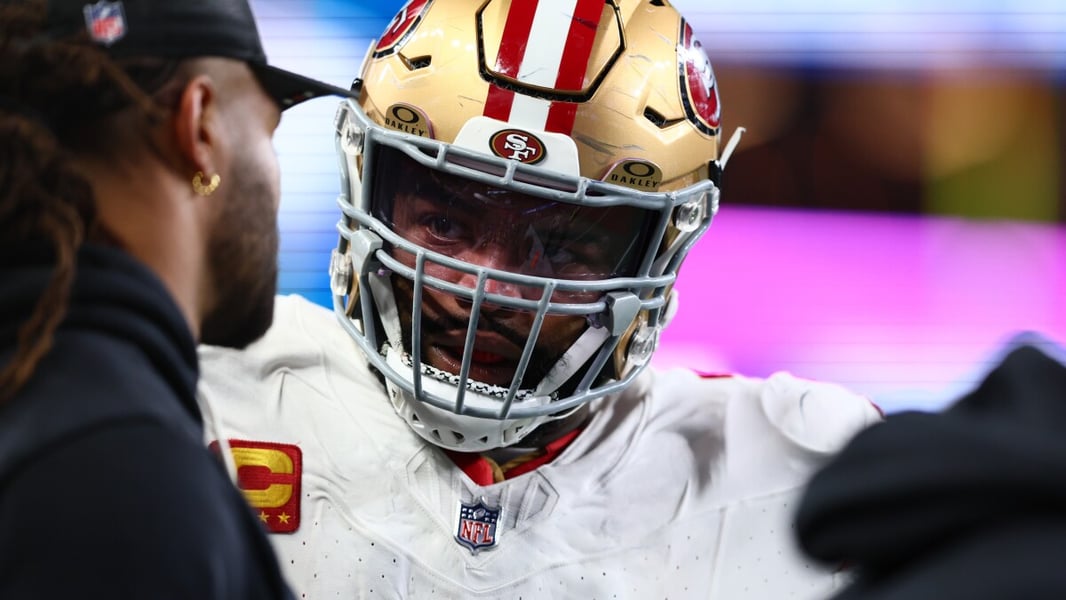 Trent Williams blocks during 49ers game after signing $50M extension