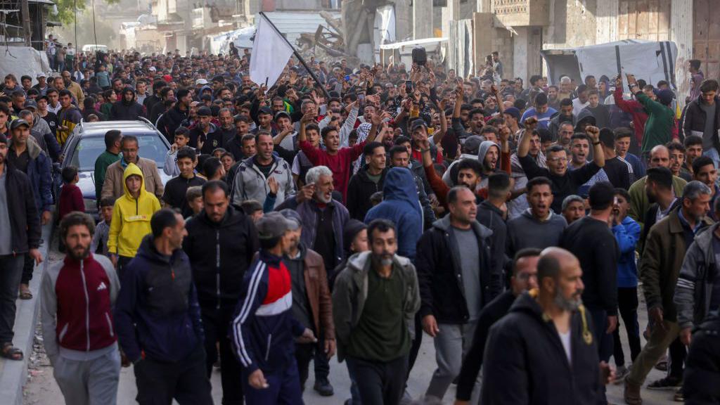 Crowds gather in West Bank protesting Israeli policies during Gaza war