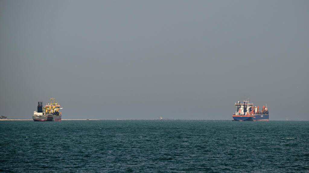 Oil tankers crossing the Strait of Hormuz during rising US-Iran maritime tensions