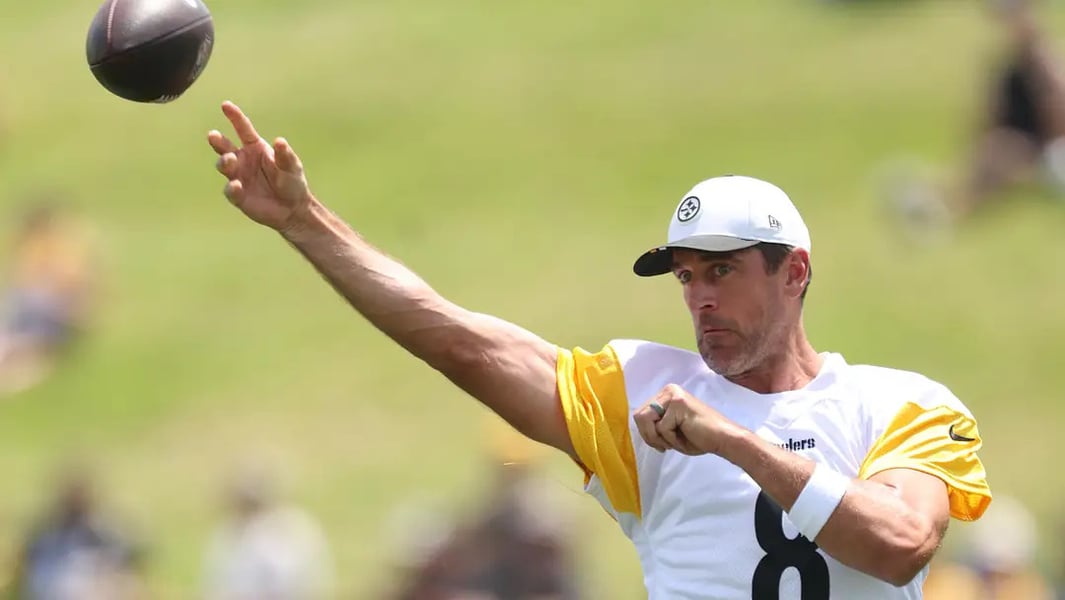 Pittsburgh Steelers locker room reacting to Aaron Rodgers joining team OTAs