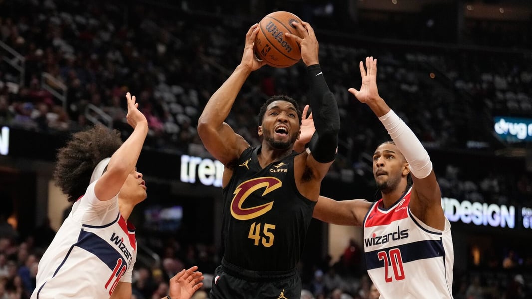 Donovan Mitchell reacts during Cavaliers loss to Pistons in Game 2