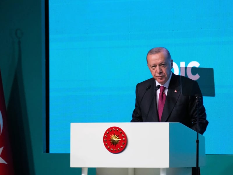 Turkish President Recep Tayyip Erdogan conducts emergency diplomacy over US-Iran tensions and the Strait of Hormuz crisis