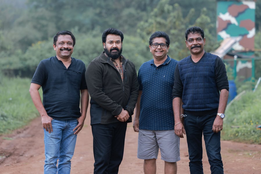 Mohanlal with director Jeethu Joseph and producer Antony Perumbavoor of the Drishyam franchise