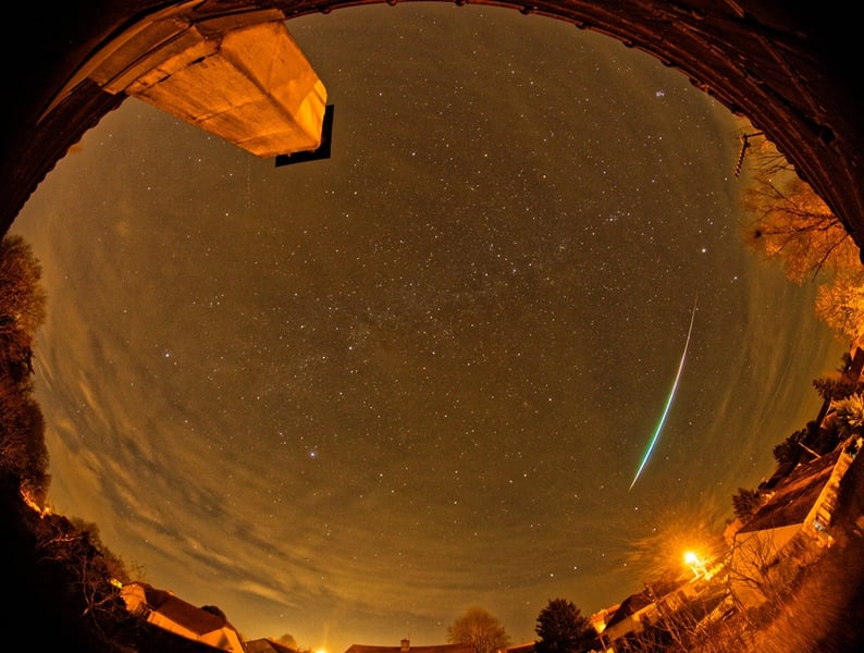 AMS Fireball Reports 2026 Surge United States Map of American Meteor Society fireball reports across the United States in 2026, showing elevated frequency of large meteor events producing sonic booms