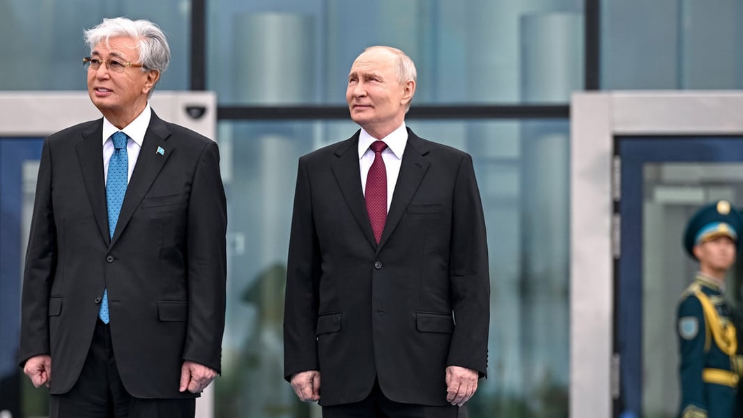 Vladimir Putin and Kassym-Jomart Tokayev at Astana talks on Gazprom gas supply to northern Kazakhstan