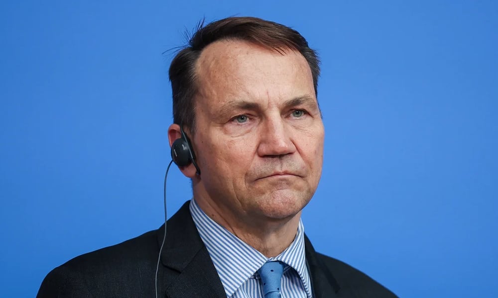 Polish Foreign Minister Radosław Sikorski discusses Slovakia and Ukraine aid tensions