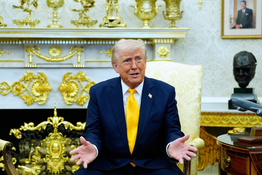 Trump Iran uranium crisis US China nuclear extraction Strait of Hormuz tensions