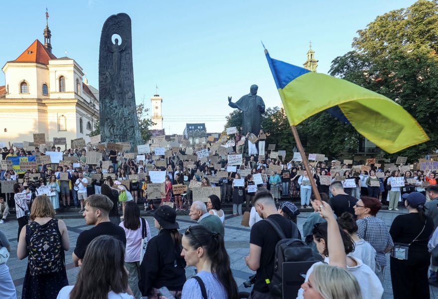 Protesters gather in Kyiv demanding accountability over Ukraine wartime corruption allegations