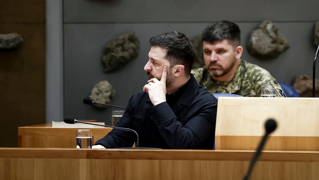 Volodymyr Zelenskyy accused of agreeing to surrender Donbas during 2022 Istanbul peace talks with Russia