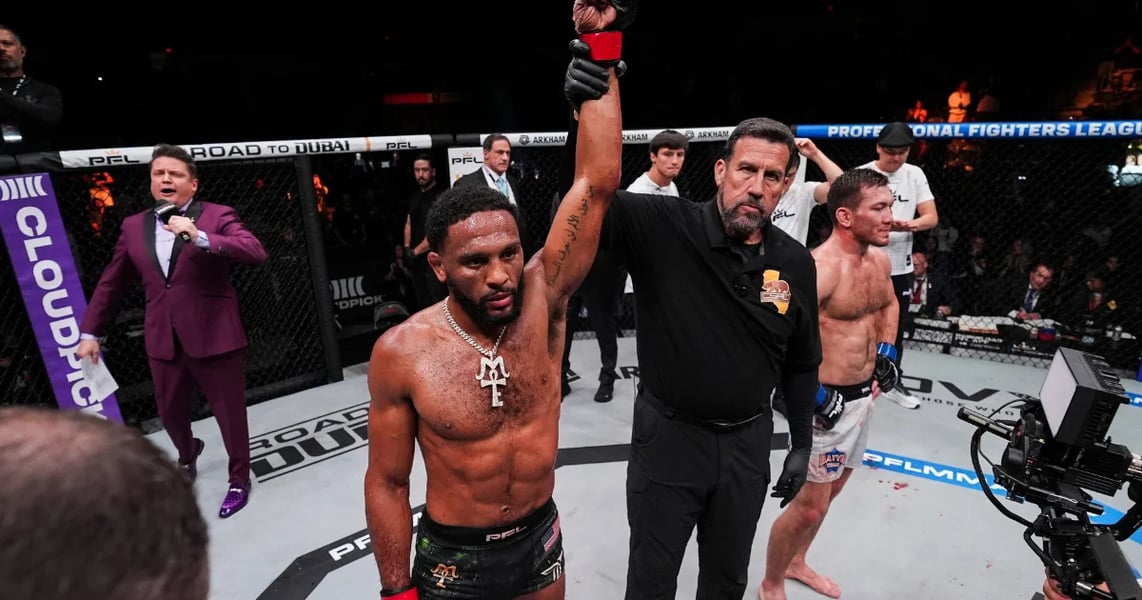  Liz Carmouche locks in a guillotine choke on Viviane Araujo in the co-main event at PFL San Diego June 2026