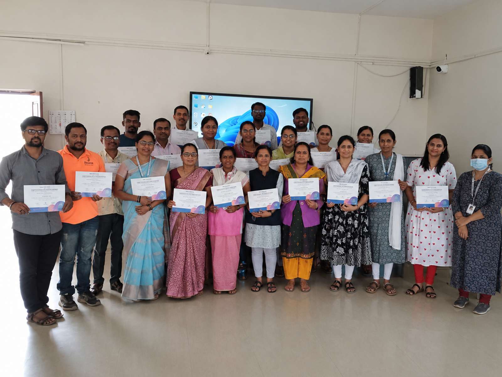 Senses Electronics Crosses 300,000+ Teacher Certifications, Driving Adoption of AI-Powered Interactive Panels