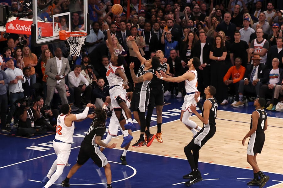 OG Anunoby tips in the match winner for the Knicks in Game 4 of the NBA Finals at Madison Square Garden
