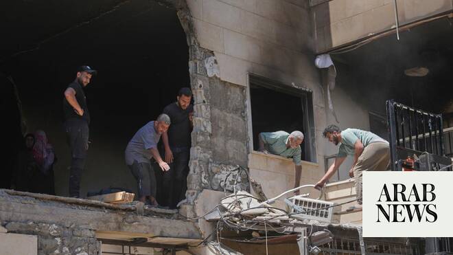 People flee the southern suburbs of Beirut Dahiyeh as Israel orders strikes on Hezbollah targets June 1 2026