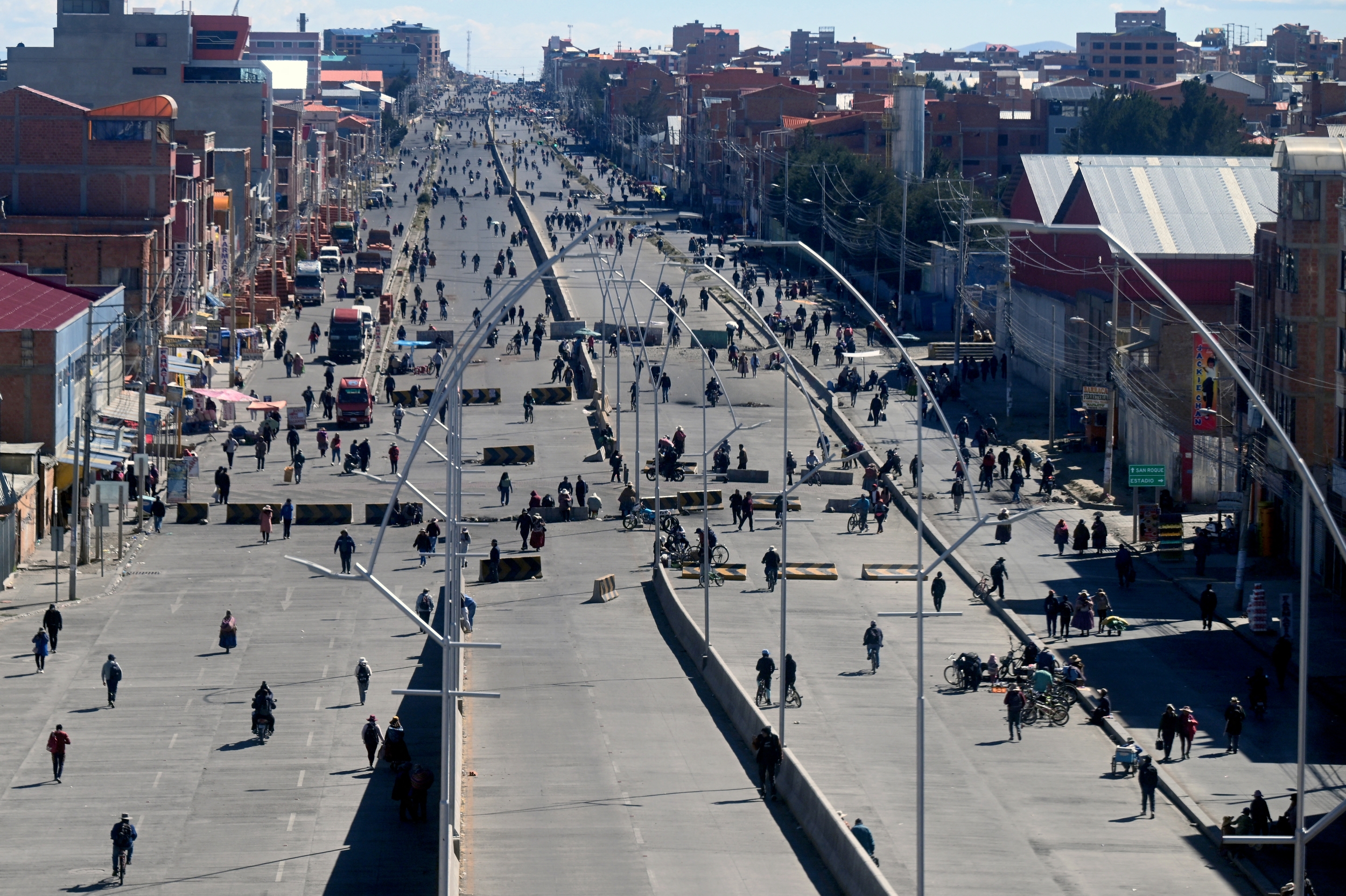 Anti-government protesters during road blockades in Bolivia 2026