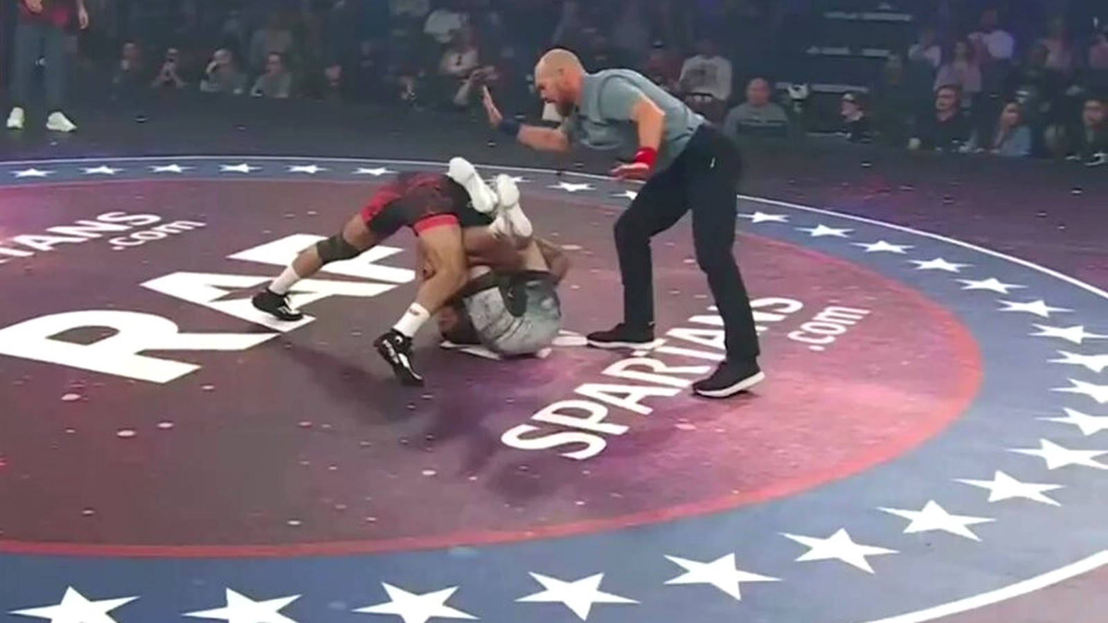 Khamzat Chimaev wrestles Dillon Danis at RAF 10 in St. Louis