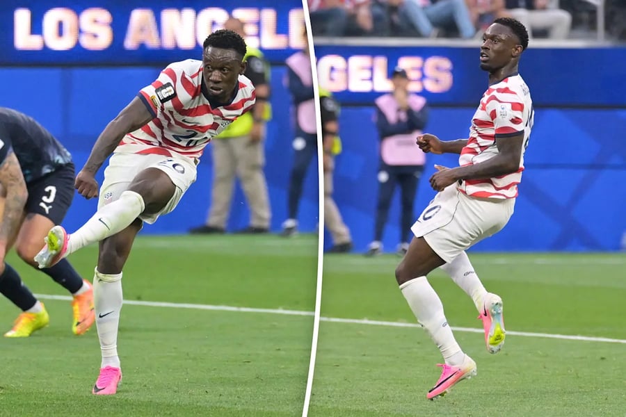 Folarin Balogun during the United States' World Cup match at SoFi Stadium
