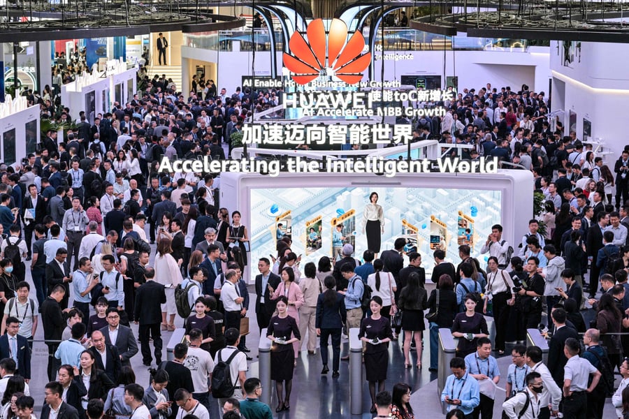 Huawei HarmonyOS developer event as the operating system advances to HarmonyOS 7 with 2000 AI agents