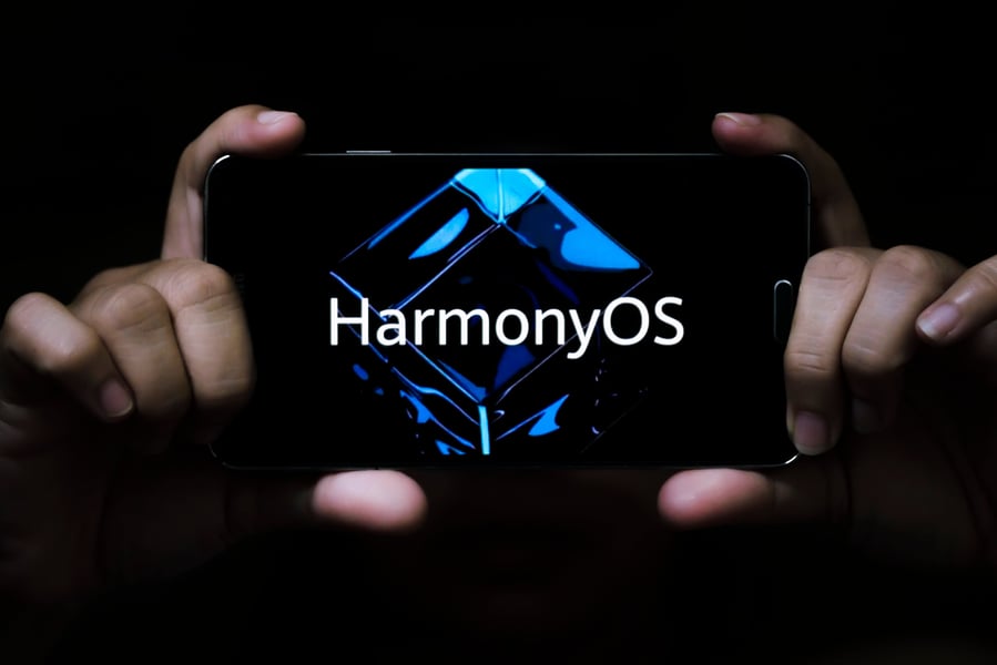 Huawei HarmonyOS 7 release with 2000 AI agents challenges Apple iOS 27