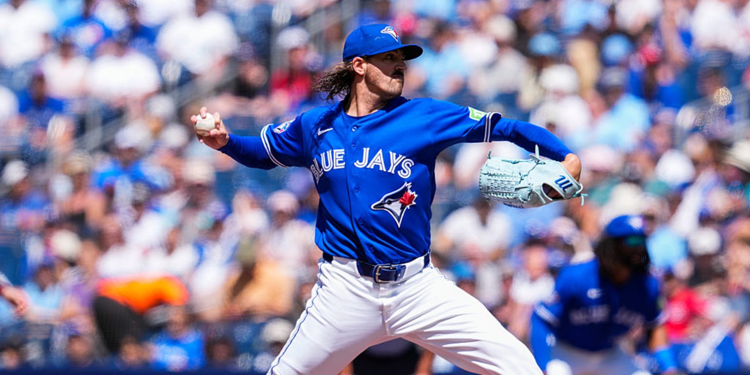 Toronto Blue Jays starter Kevin Gausman pitching against the New York Yankees