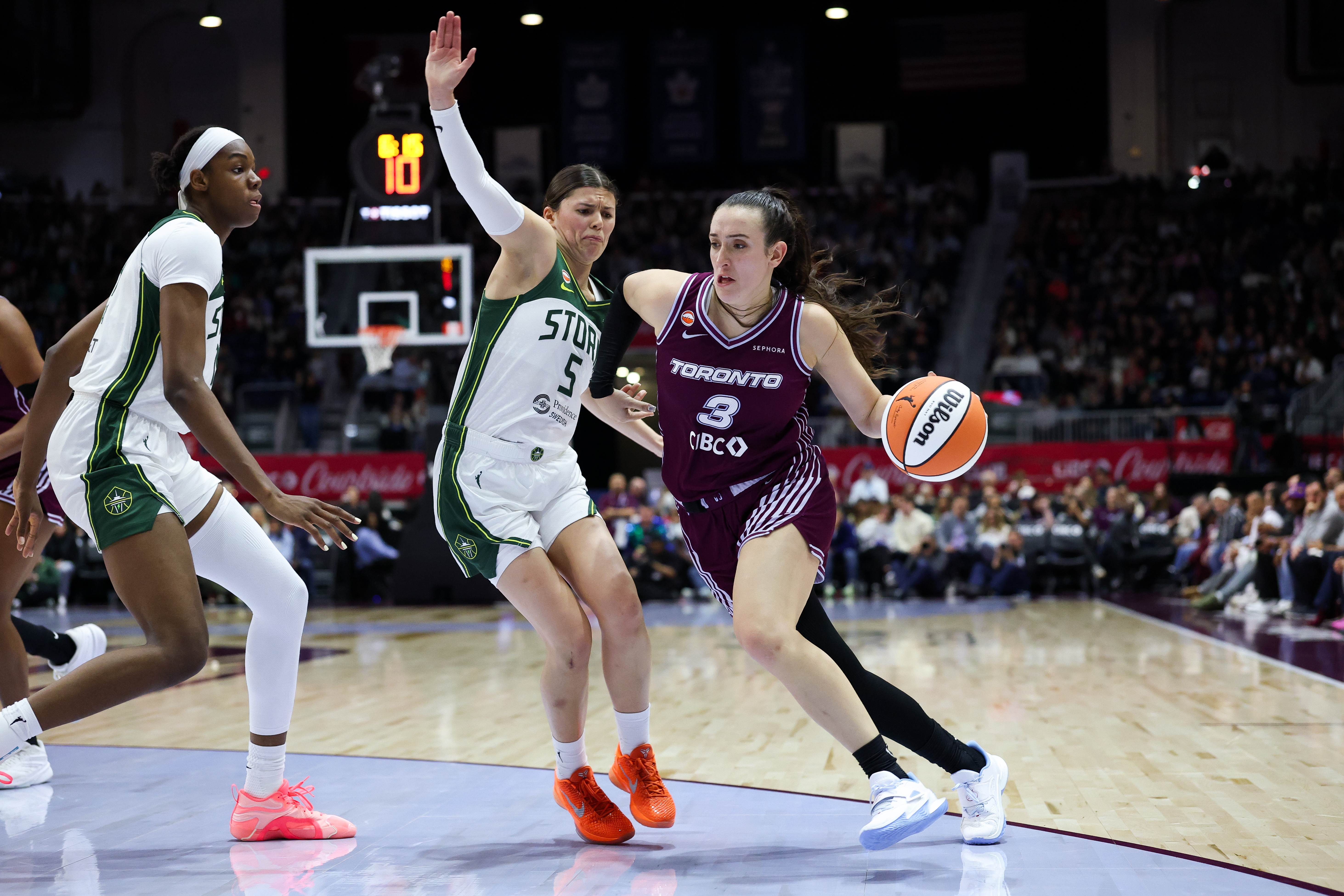 Marina Mabrey of the Toronto Tempo drives to the basket at Coca-Cola Coliseum