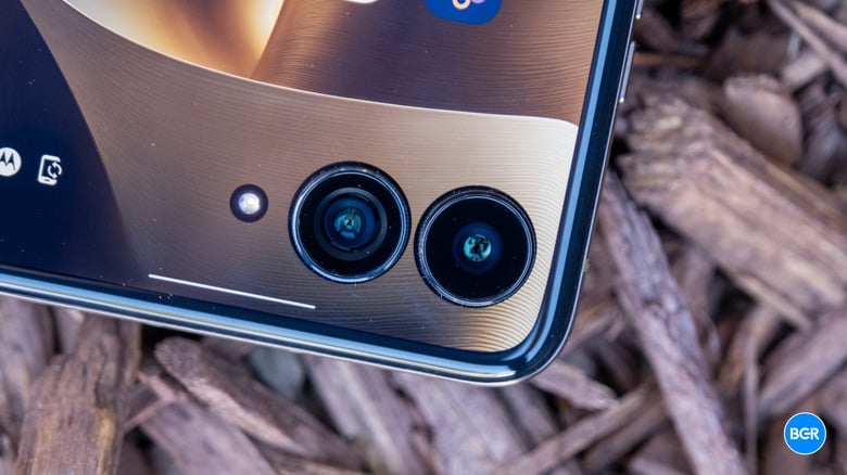 Motorola Razr Ultra 2026 camera system with LOFIC main sensor on back panel