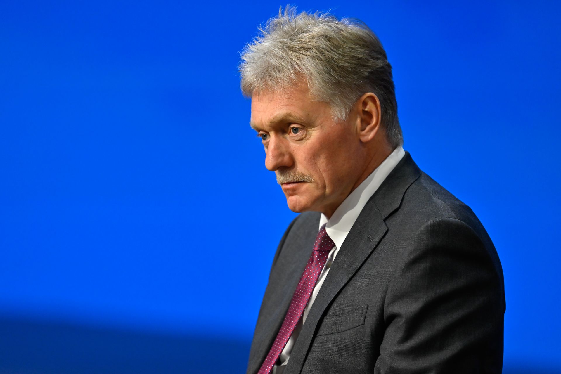 Kremlin spokesman Dmitry Peskov speaks at a press briefing in Moscow on Ukraine peace talks and US mediation