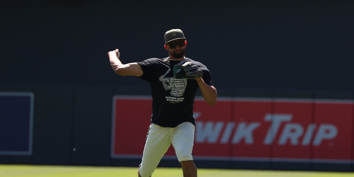 Royce Lewis playing second base for the Minnesota Twins in 2026
