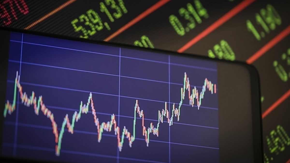 SpaceX rocket launch as IPO looms ahead of Nasdaq selloff and Fed rate hike fears June 2026