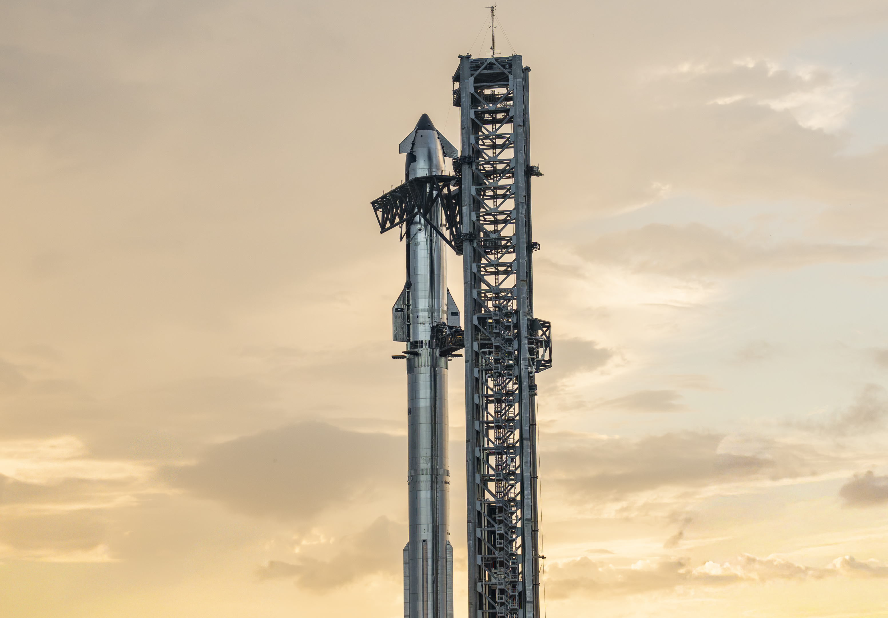 A SpaceX Starship vehicle in flight; the company prices its Nasdaq listing this week with Starlink central to its valuation