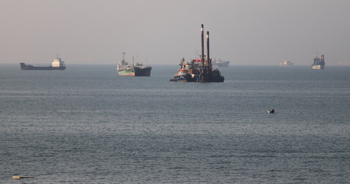 Vessels in the Strait of Hormuz during the US-Iran military exchange June 2026
