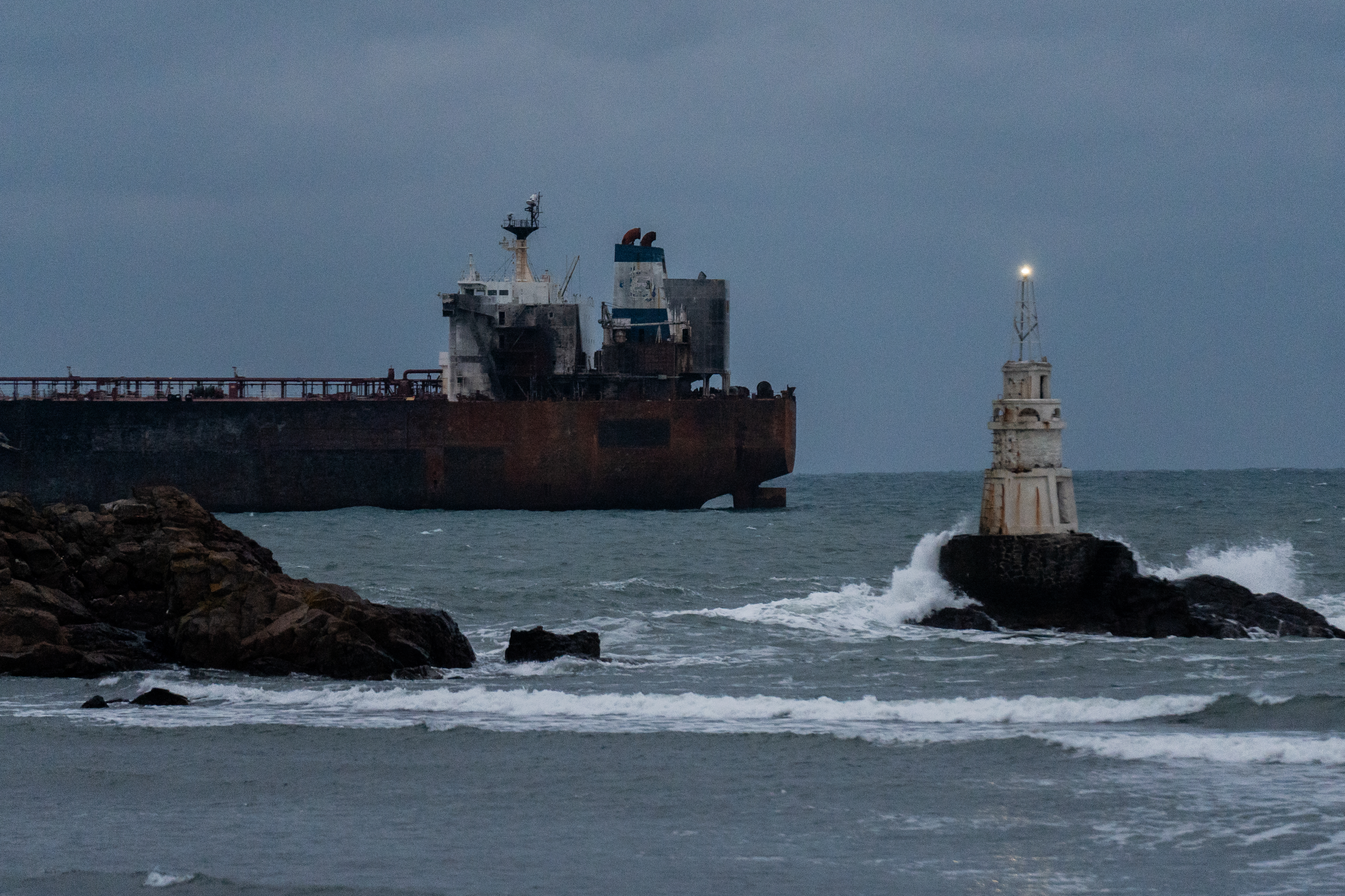Tagor oil tanker under French Navy escort in the Atlantic as Russia demands consular access for detained captain