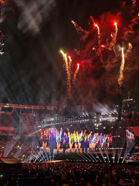 Taylor Swift performing in Buenos Aires on the Eras Tour, built on the songwriting catalog that carried her into the Hall of Fame