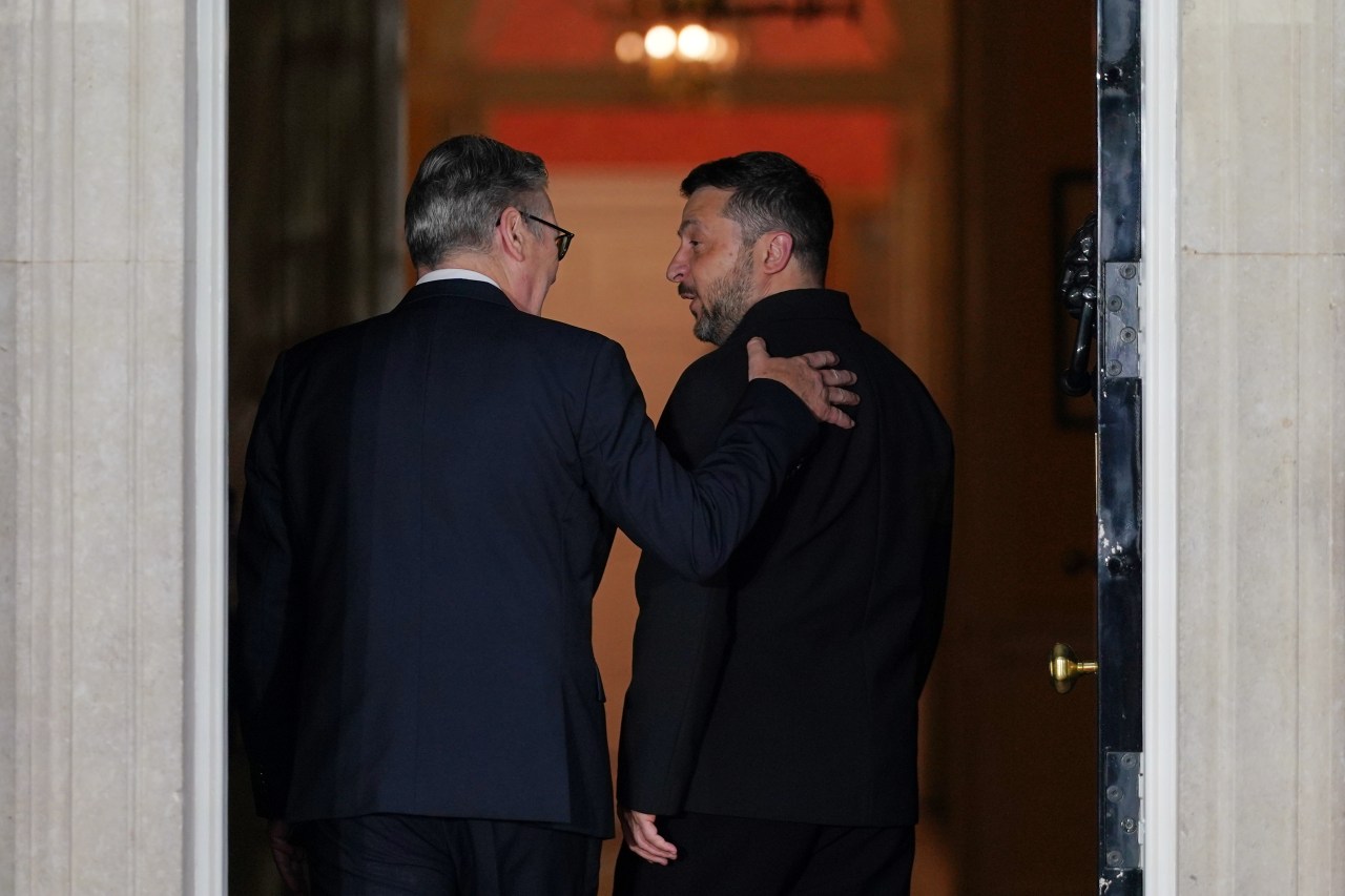 Keir Starmer gestures to Volodymyr Zelensky at 10 Downing Street London June 7 2026 ahead of E3 peace talks