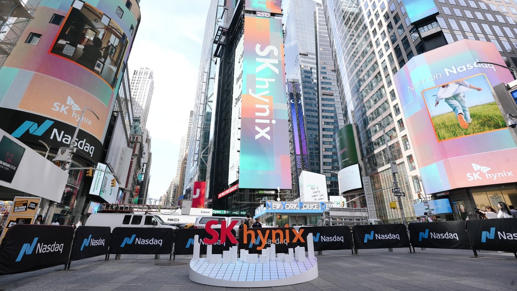 AI computing infrastructure powering large-scale video generation models like PixVerse