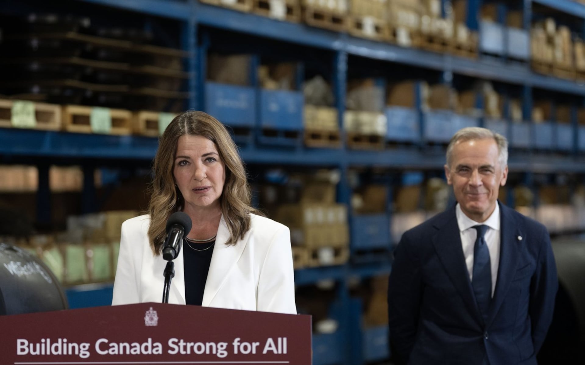 PM Mark Carney and Alberta Premier Danielle Smith announce new Pacific pipeline framework to diversify Canadian oil exports