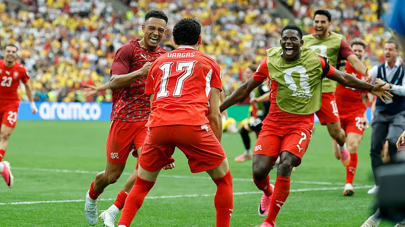 Gregor Kobel makes crucial save for Switzerland against Colombia at World Cup 2026