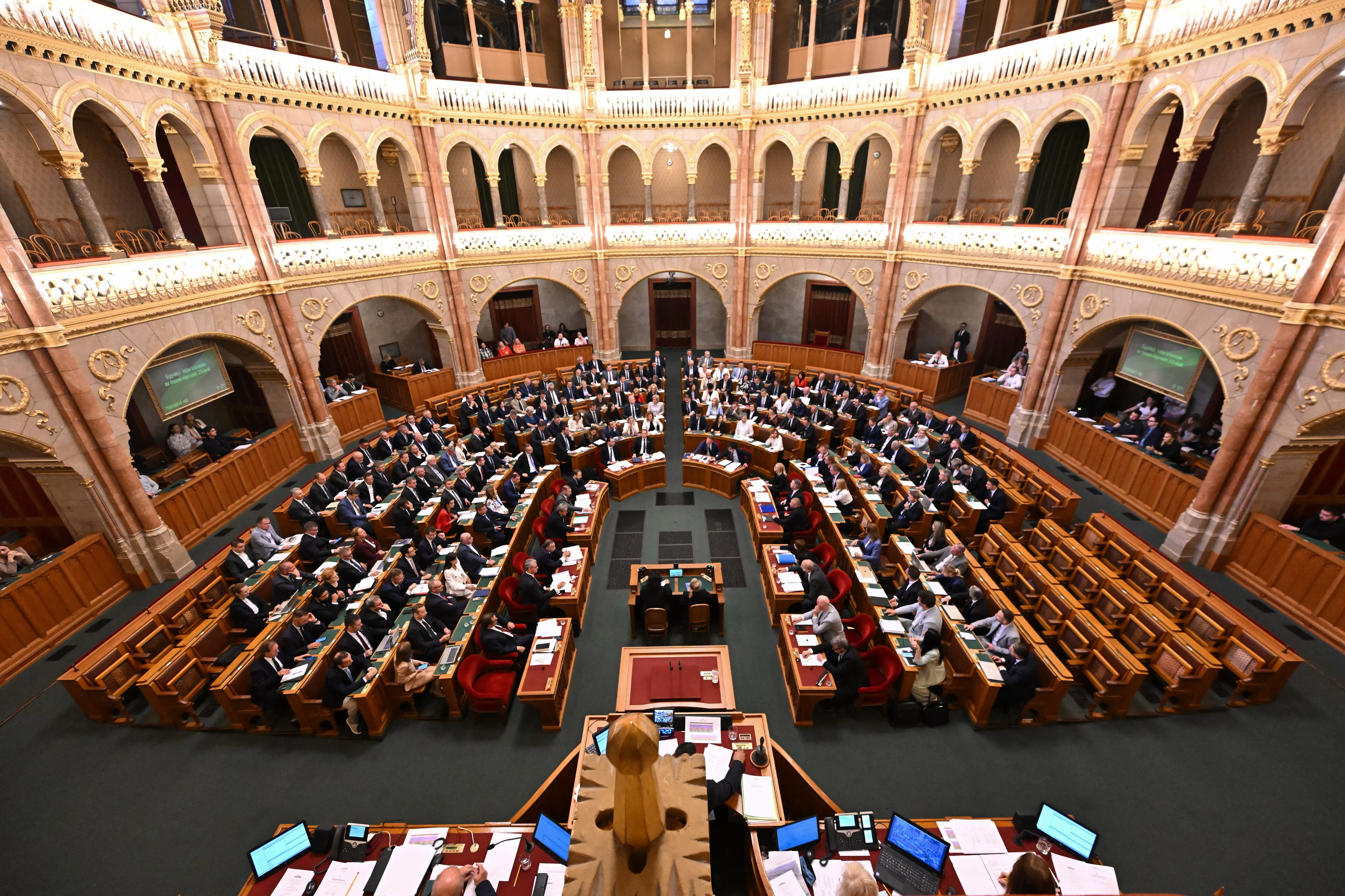 Hungarian parliament voting on constitutional term limit amendment in Budapest June 2026