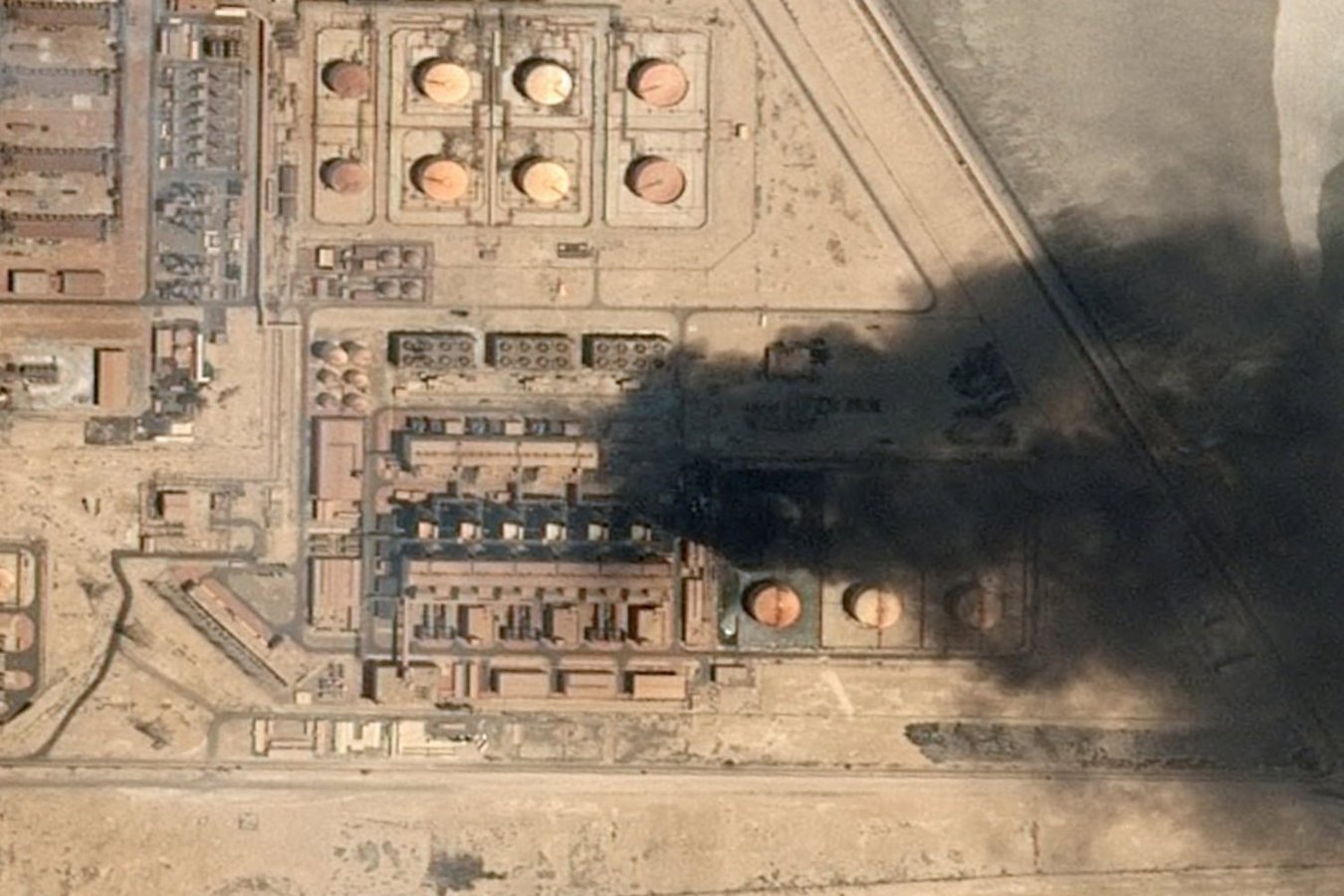 Iran crisis: military build-up near Kuwait as Trump threatens Pickaxe Mountain nuclear facility strike