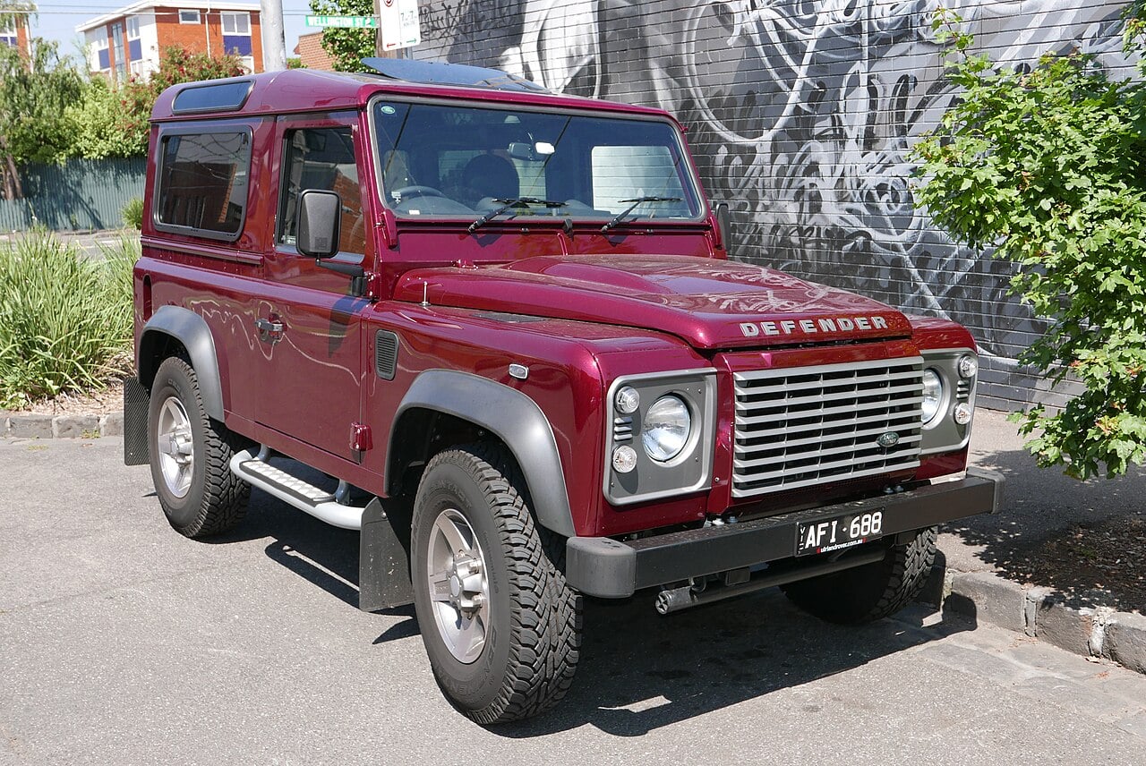 2015 Land Rover Defender 90 three-door wagon in silver