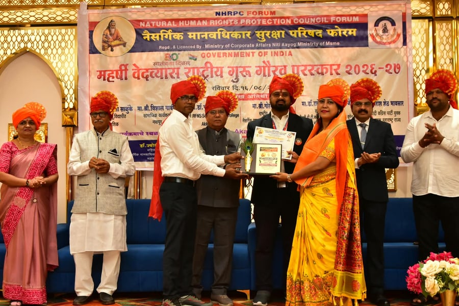 Swaroop Waghmare Honoured with Maharshi Ved Vyas National Guru Gaurav Award