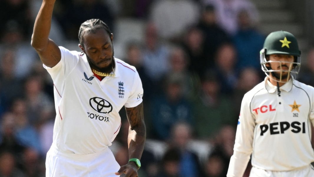 Jofra Archer bowling for England against Pakistan in the first Test at Headingley, August 21, 2026