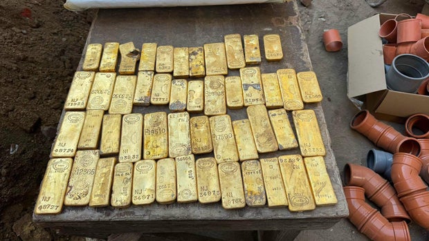 Gold bars and coins discovered in the walls of a CAW East-Flanders building in Dendermonde Belgium August 2026