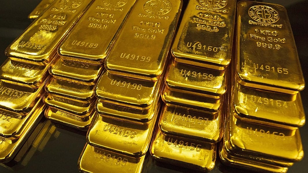 Physical gold bullion bars, the form central banks have been buying at a record pace through 2026