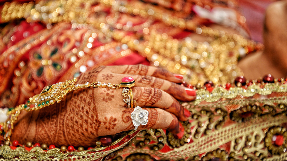 Gold jewellery and bullion in India as gold rate today rises on weekend buying